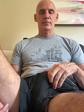 Snapshot of Elosoo chatting on April 22, 2:57 pm Elosoo online show from April 22, 2:57 pm