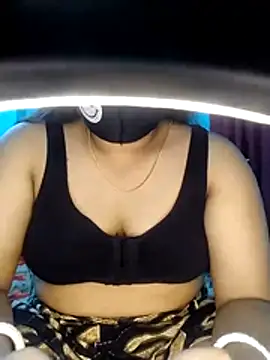 priya2098 online show from June 20, 6:13 pm