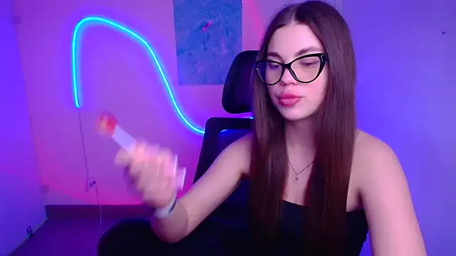 Violetta Brilliant online show from January 14, 12:20 pm