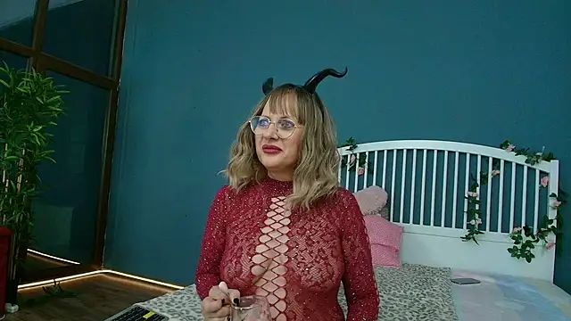 Cougar Milff online show from June 14, 7:59 pm