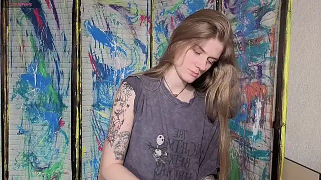 Adell Love online show from May 14, 3:09 pm