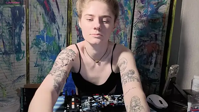 Adell Love online show from May 27, 1:18 pm