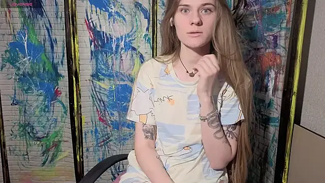 Adell Love online show from April 22, 8:15 pm