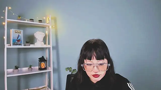 Snapshot of mira_cool_ chatting on November 30, 9:21 am mira cool online show from November 30, 9:21 am