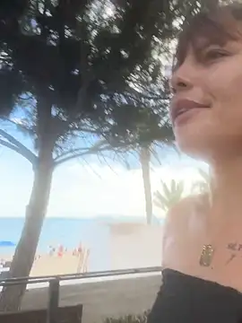 Zoe mayers online show from June 14, 5:25 pm