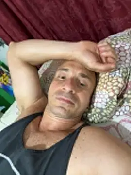 Snapshot of Russo41rj chatting on November 27, 3:40 am Russo41rj online show from November 27, 3:40 am