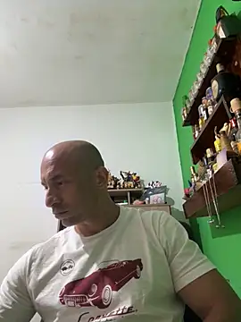 Snapshot of Russo41rj chatting on December 1, 3:29 am Russo41rj online show from December 1, 3:29 am