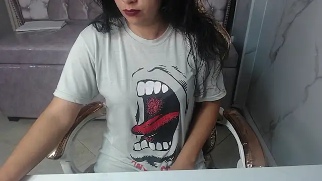 Evangeline b online show from November 28, 1:00 pm