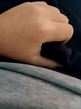 Snapshot of erdestruttor18 chatting on November 29, 8:25 am erdestruttor18 online show from November 29, 8:25 am