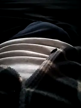 Snapshot of erdestruttor18 chatting on December 5, 12:59 pm erdestruttor18 online show from December 5, 12:59 pm