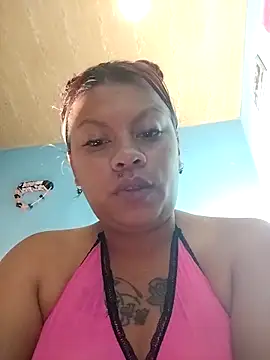 Snapshot of daphne-glow chatting on November 28, 4:23 am daphne-glow online show from November 28, 4:23 am