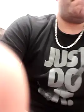 Snapshot of mrmav6969 chatting on December 4, 9:52 am mrmav6969 online show from December 4, 9:52 am