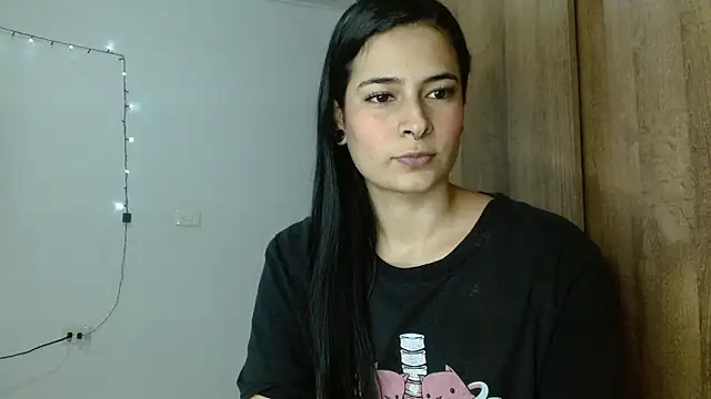 DARKJOLIE7 online show from February 1, 8:18 pm