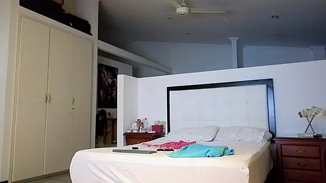 CerecitaQueenn online show from January 9, 12:50 am