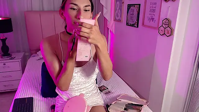 IsabelleDaza online show from April 17, 12:19 pm