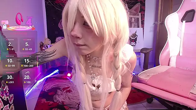 alicedangerXXX online show from December 17, 7:52 pm