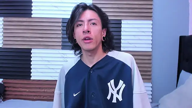 LiamShelby online show from December 18, 2:38 am