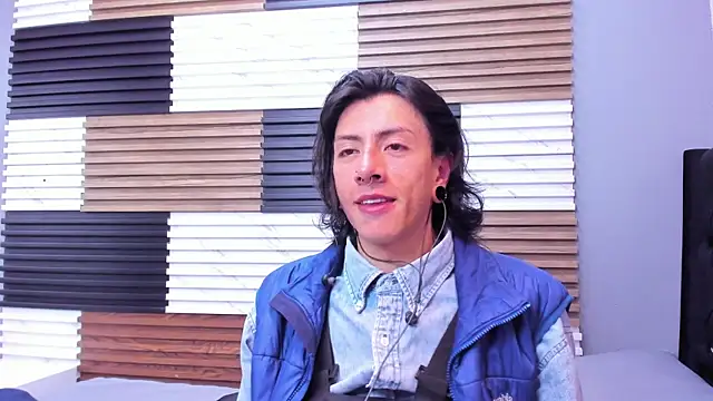 LiamShelby online show from December 17, 3:11 am