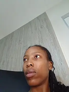 MsParisSmith online show from March 22, 11:01 am