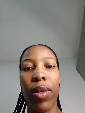 MsParisSmith online show from December 15, 6:25 pm