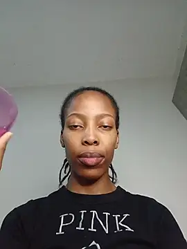 MsParisSmith online show from December 5, 8:28 pm