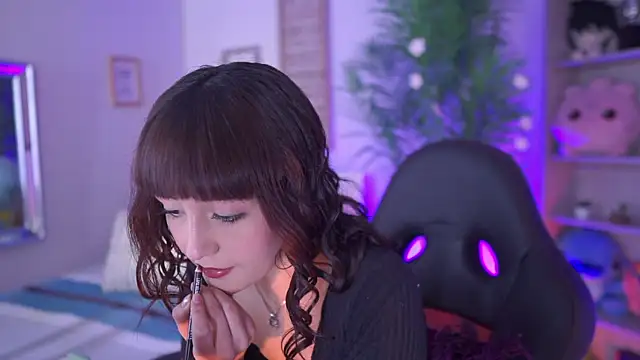 Snapshot of dakotaa_01 chatting on December 22, 3:45 pm dakotaa 01 online show from December 22, 3:45 pm