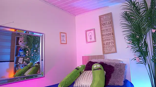 dakotaa 01 online show from April 20, 3:13 pm