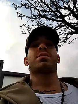 Snapshot of hazarcannn chatting on December 1, 12:39 pm hazarcannn online show from December 1, 12:39 pm