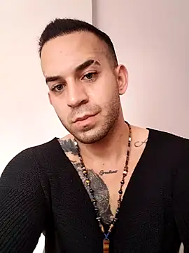 Snapshot of hazarcannn chatting on November 27, 8:26 am hazarcannn online show from November 27, 8:26 am