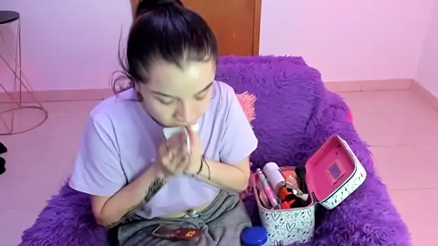 Honney 19 online show from January 9, 10:44 am