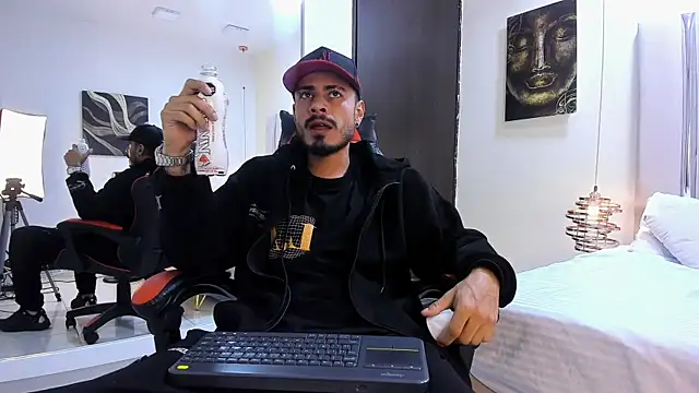 MatthewCullen online show from April 12, 1:53 am