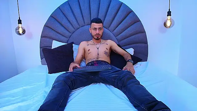 MatthewCullen online show from February 15, 8:30 pm