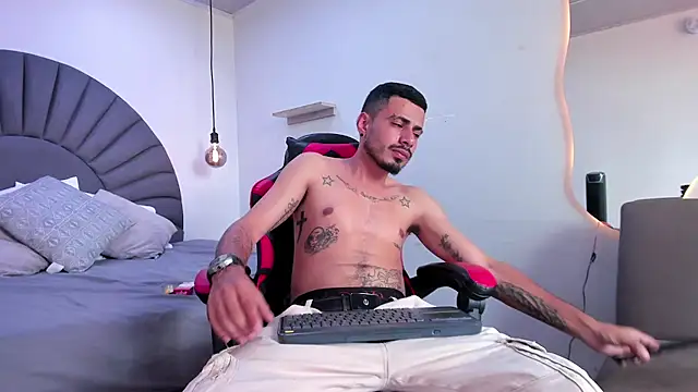 MatthewCullen online show from April 4, 8:48 pm