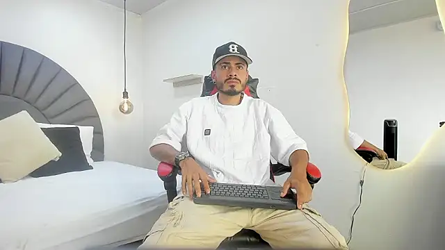 MatthewCullen online show from February 8, 7:44 pm