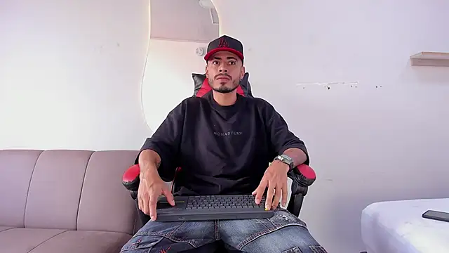 MatthewCullen online show from January 17, 8:12 pm