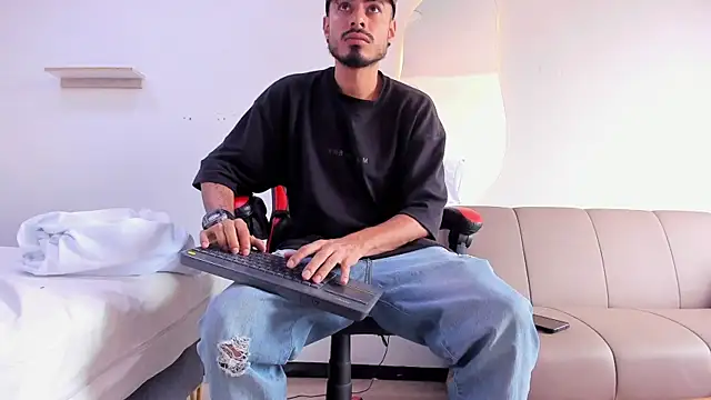 MatthewCullen online show from March 21, 8:24 pm