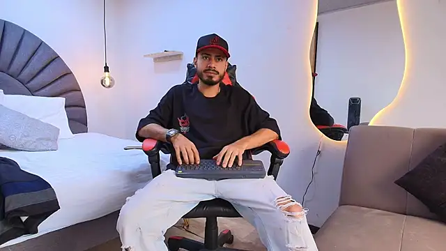 MatthewCullen online show from February 26, 9:37 pm