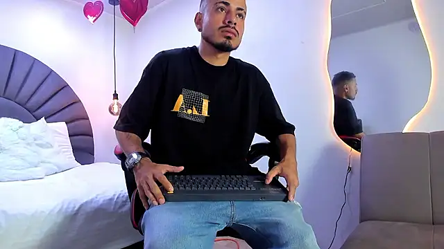 MatthewCullen online show from March 27, 12:41 am