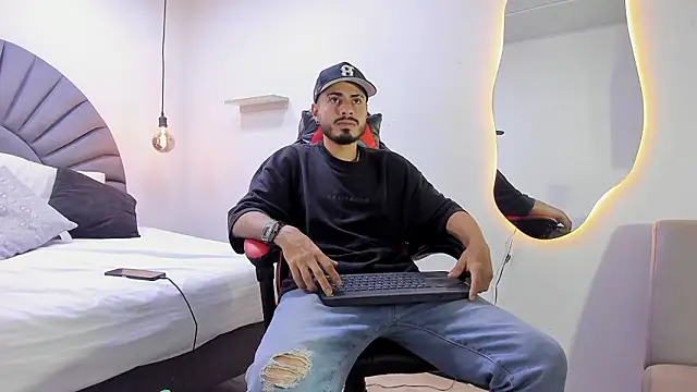 MatthewCullen online show from February 25, 4:34 am