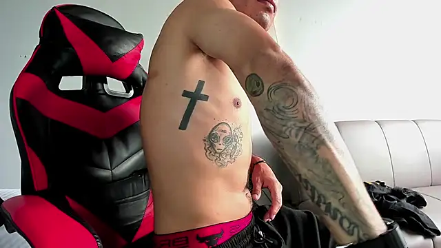 MatthewCullen online show from December 5, 7:34 pm