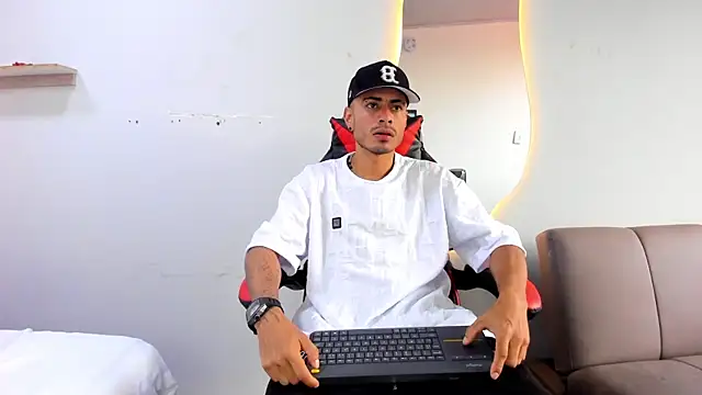 MatthewCullen online show from December 14, 9:42 pm