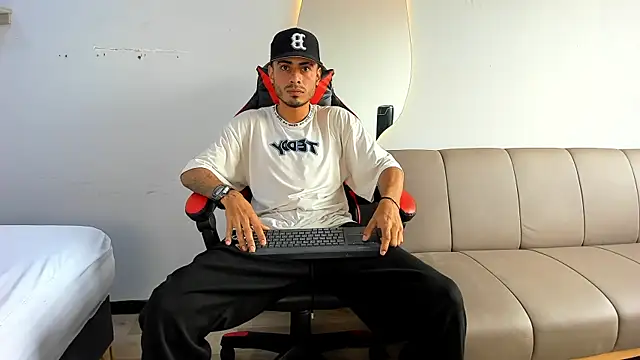 MatthewCullen online show from December 20, 7:28 pm