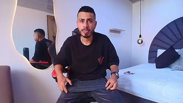 MatthewCullen online show from February 14, 9:15 pm