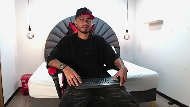 MatthewCullen online show from January 14, 2:04 am