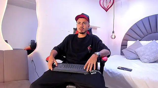 MatthewCullen online show from March 25, 4:01 am