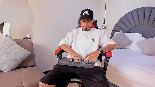 MatthewCullen online show from March 11, 8:14 pm