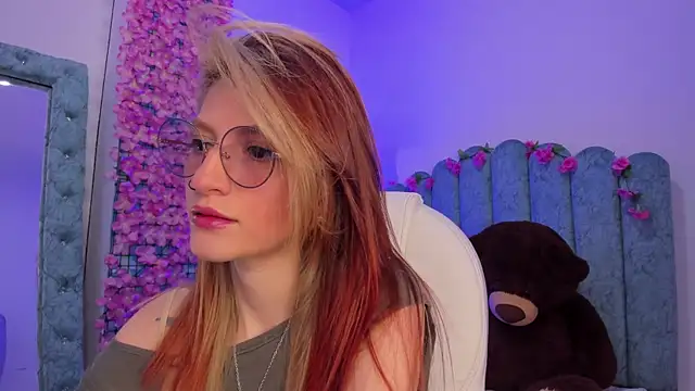 Snapshot of Ash_20_ chatting on December 2, 2:19 pm Ash 20 online show from December 2, 2:19 pm