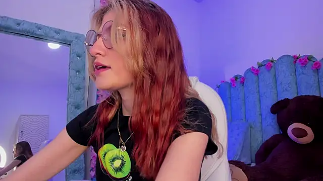 Snapshot of Ash_20_ chatting on December 4, 2:16 pm Ash 20 online show from December 4, 2:16 pm