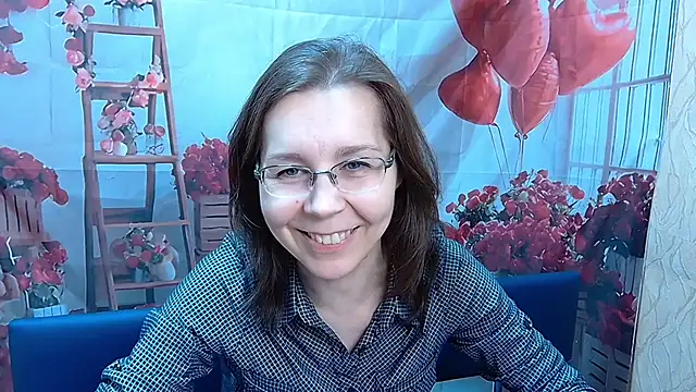 DaisyEdit online show from February 21, 6:15 am