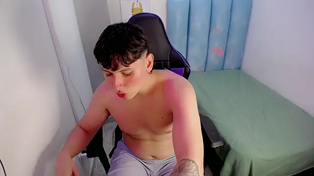 d moneyy  online show from December 5, 8:28 pm